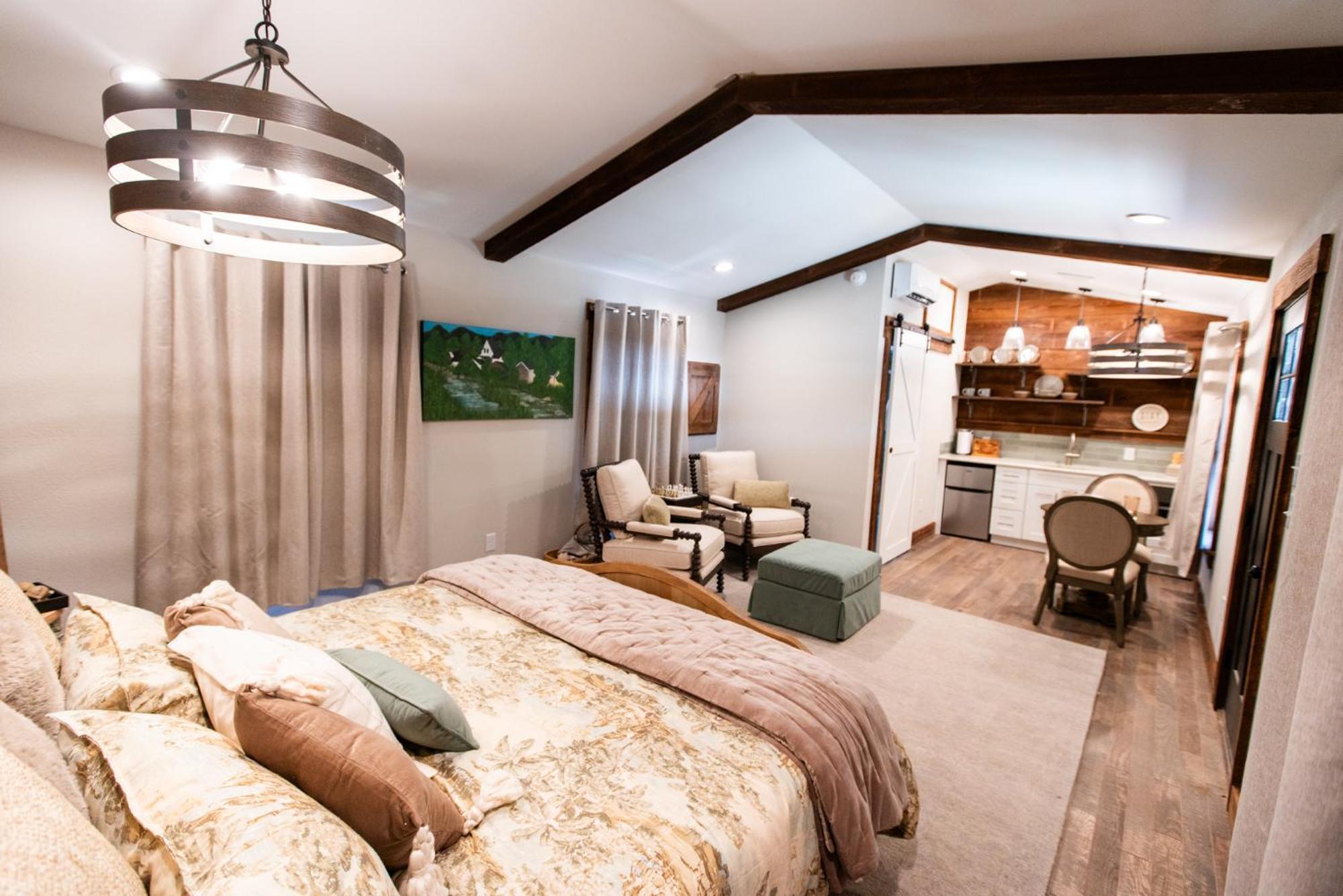 Barnwood Village White Sulphur Springs Extérieur photo