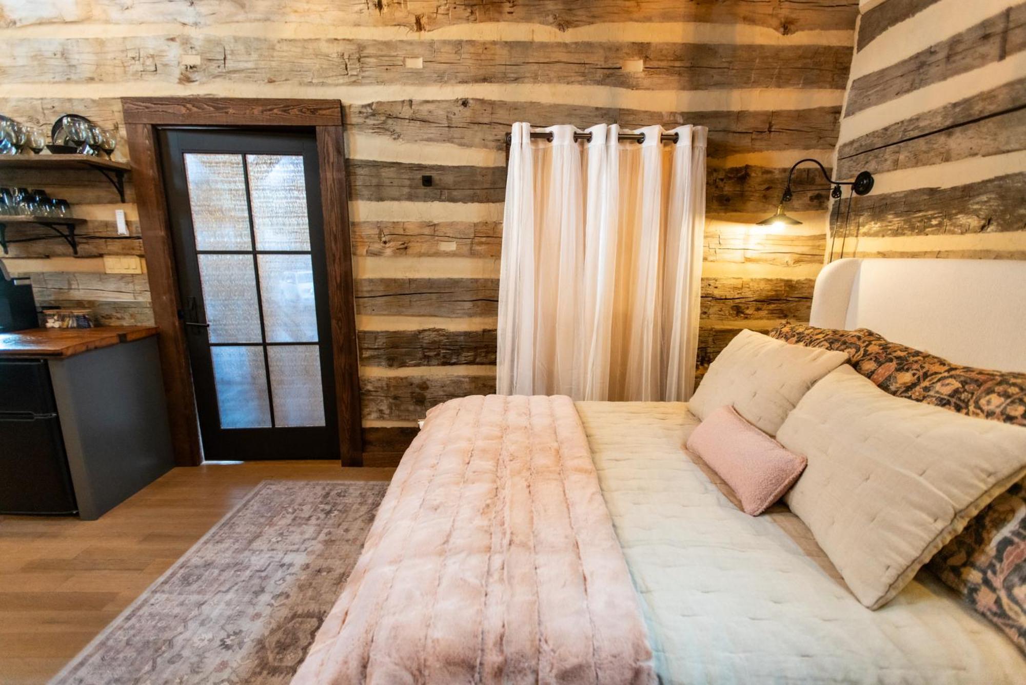 Barnwood Village White Sulphur Springs Extérieur photo