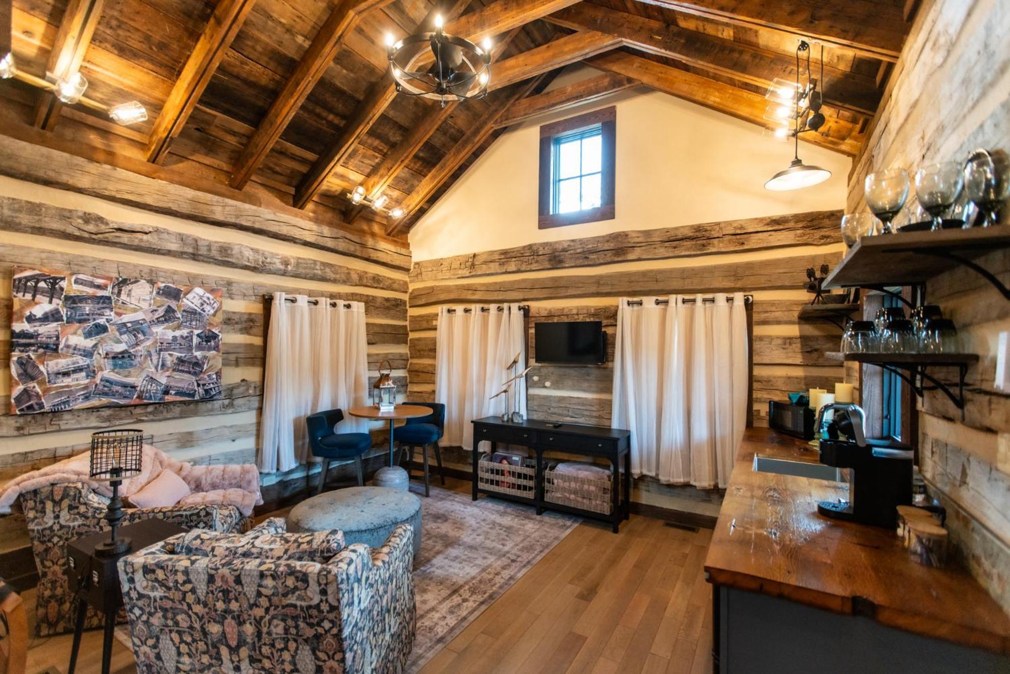 Barnwood Village White Sulphur Springs Extérieur photo