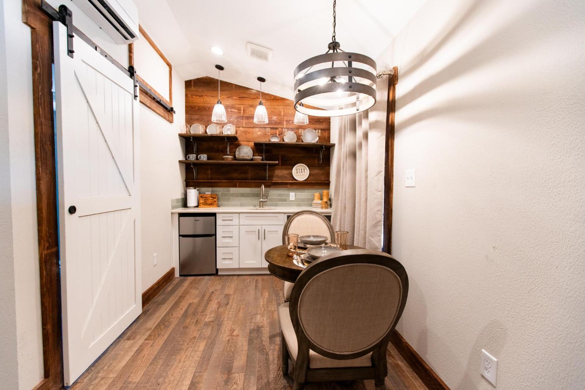 Barnwood Village White Sulphur Springs Extérieur photo
