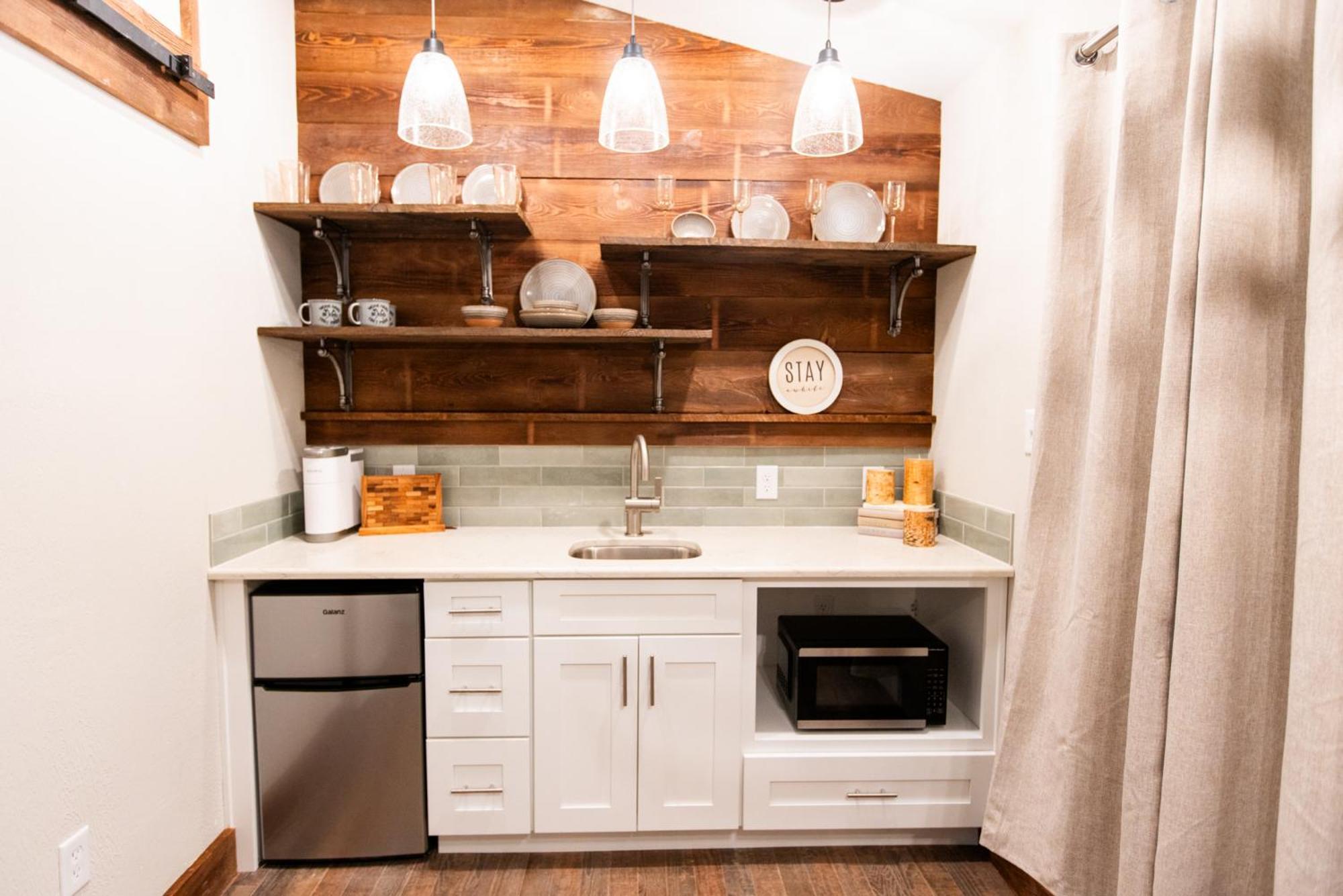 Barnwood Village White Sulphur Springs Extérieur photo