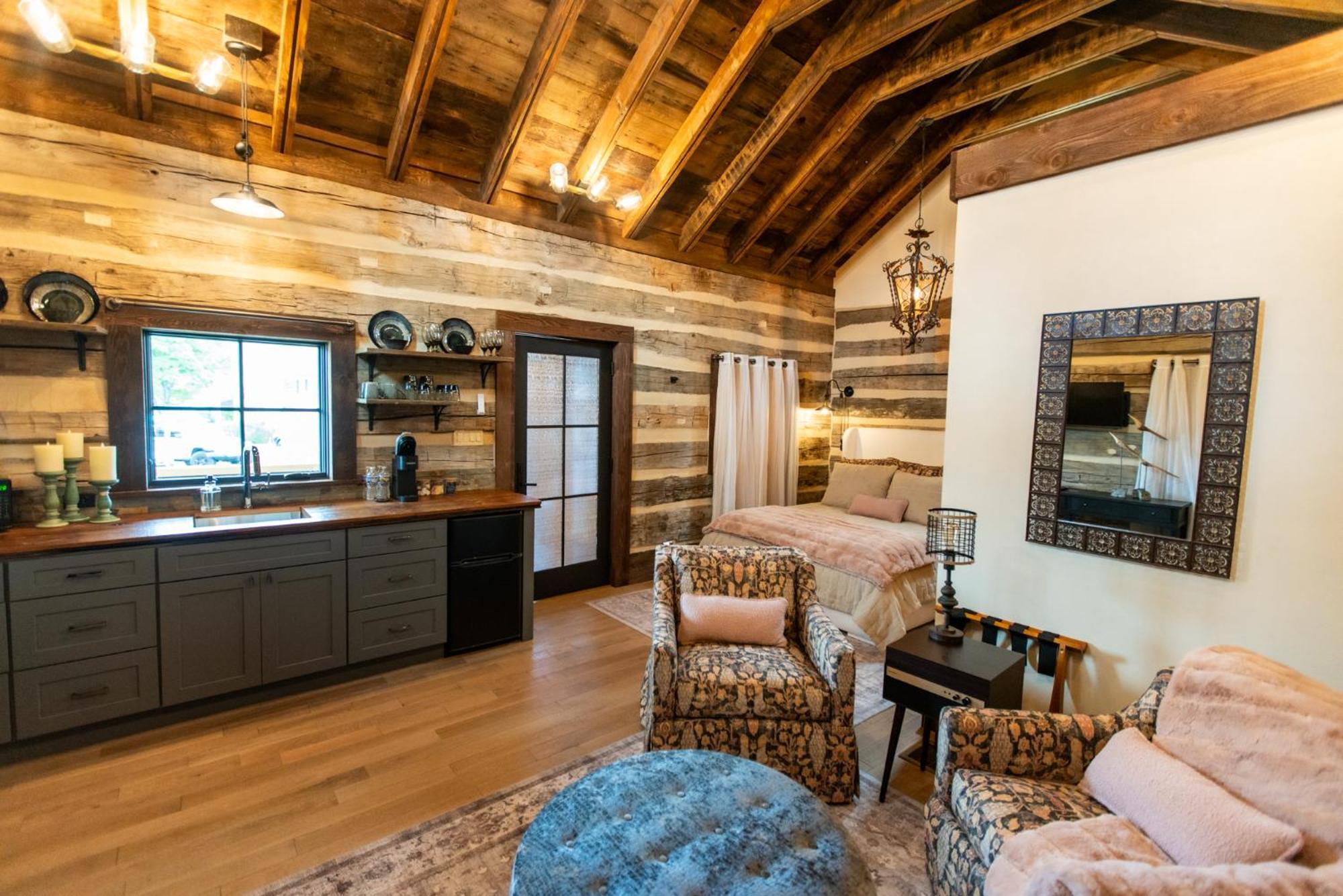 Barnwood Village White Sulphur Springs Extérieur photo
