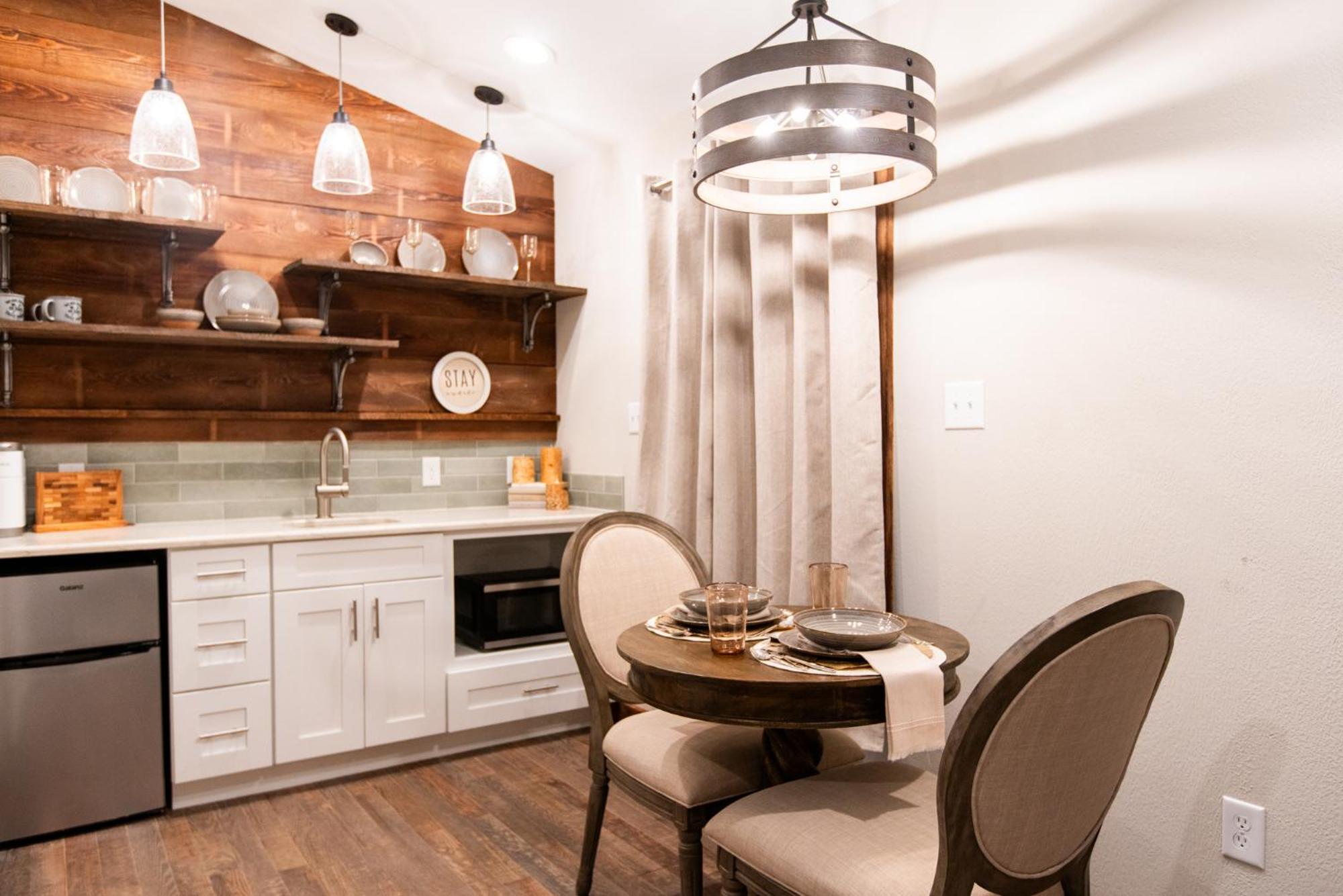 Barnwood Village White Sulphur Springs Extérieur photo
