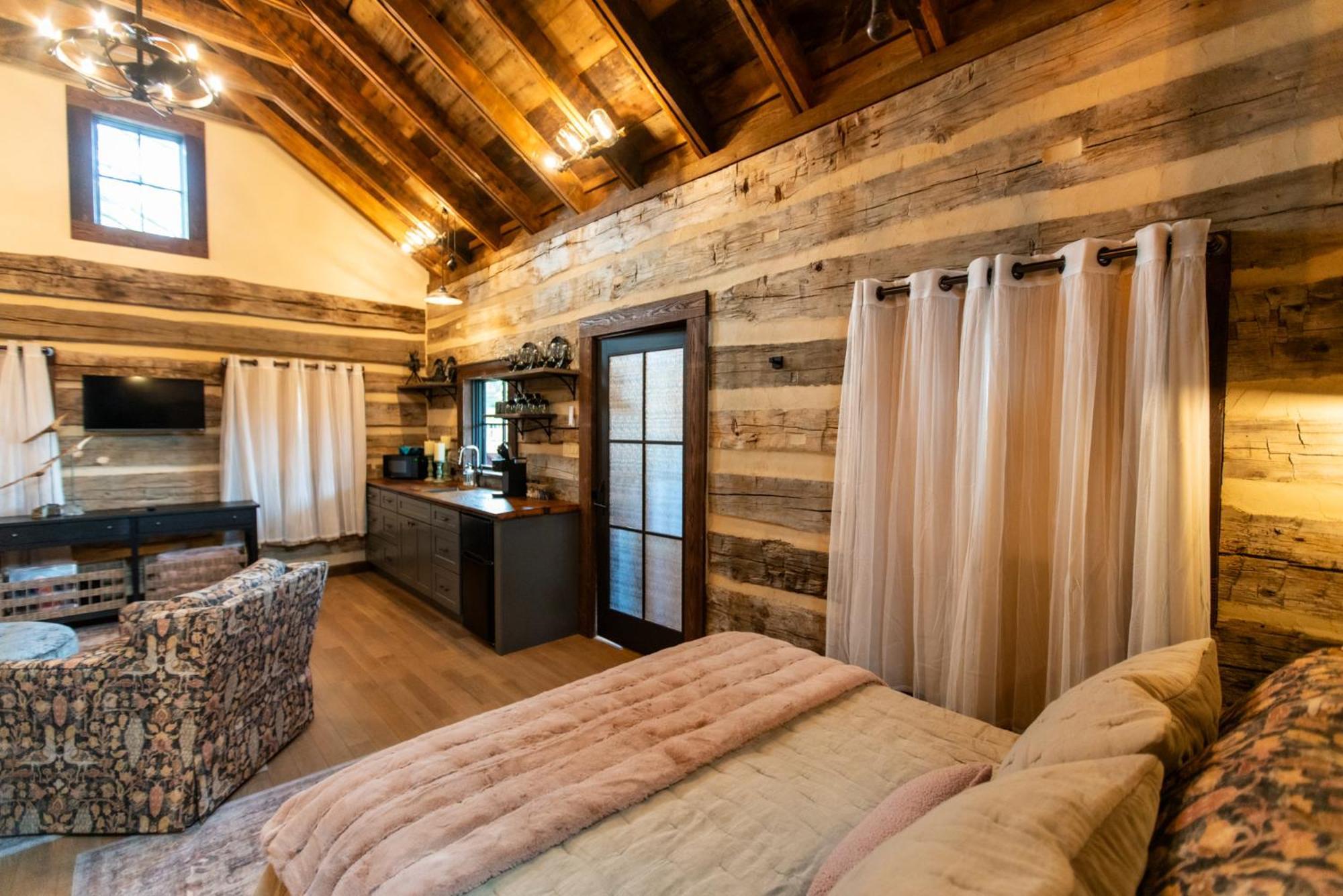Barnwood Village White Sulphur Springs Extérieur photo